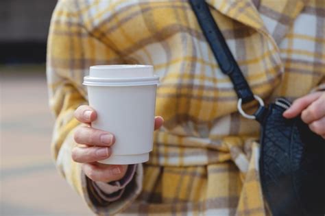 산들해 양재점: 도시 속의 자연, 그리고 커피 한 잔의 여유